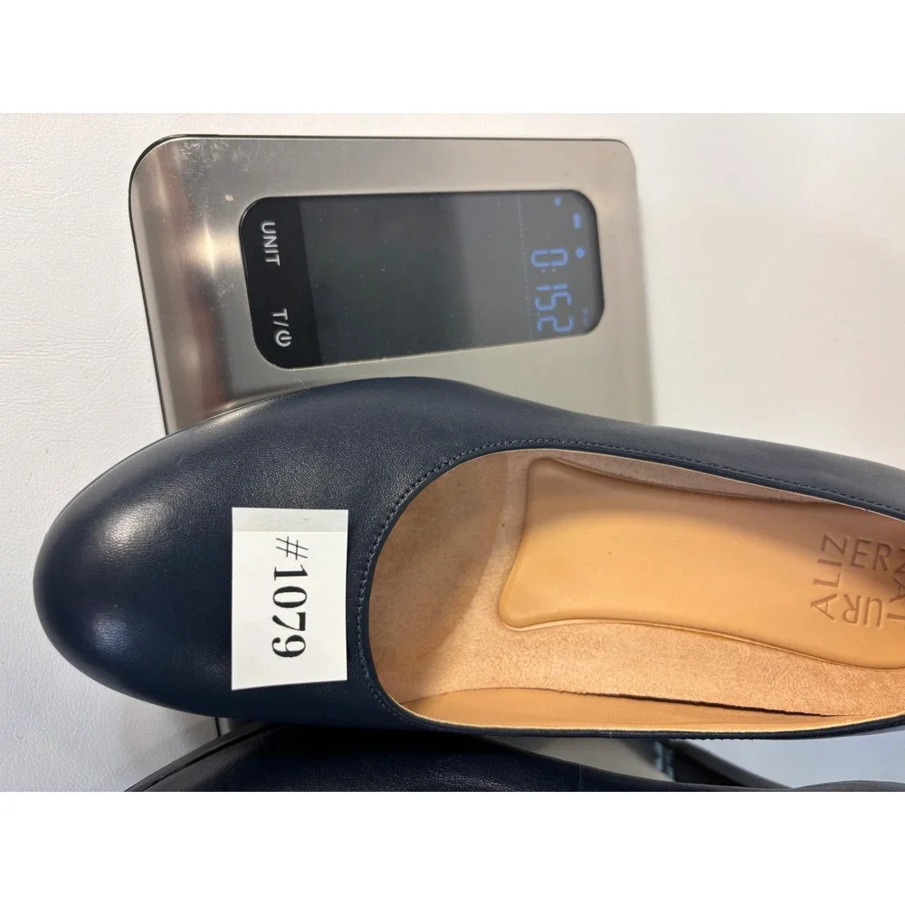 Naturalizer Navy Pump Size 7W
